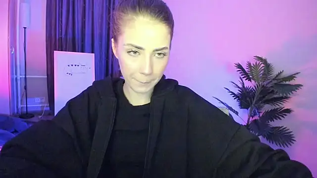 Snapshot of Aurora_Glow21 chatting on February 2026 04:32:01 AM Aurora Glow21 online show from February 2026 04:32:01 AM