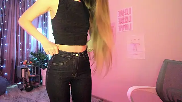 Aurora Glow21 online show from March 2026 12:19:02 PM