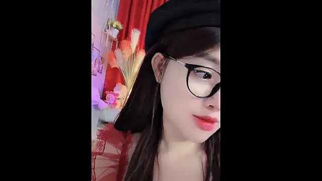 MiCandy-Lovee online show from December 2025 06:20:01 AM