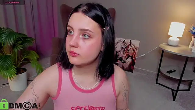 Snapshot of hey_tessa chatting on November 2025 11:11:01 AM hey tessa online show from November 2025 11:11:01 AM