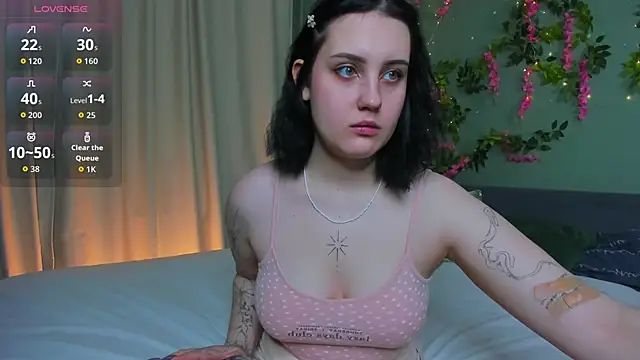 Snapshot of hey_tessa chatting on November 2025 11:46:01 AM hey tessa online show from November 2025 11:46:01 AM