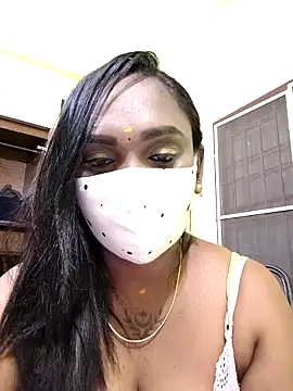 Dharshini98 online show from February 2026 07:40:01 PM