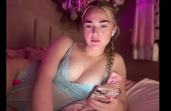 Snapshot of Pinkiepieexo chatting on November 2025 07:49:02 PM Pinkiepieexo online show from November 2025 07:49:02 PM