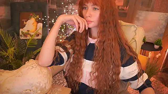 Nicol Moonn online show from March 2026 01:49:01 PM