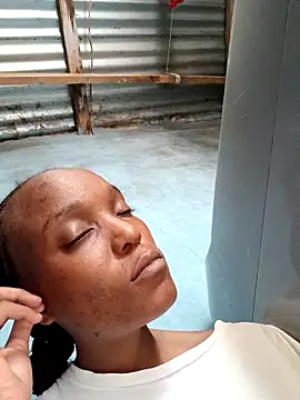 Snapshot of Beverlygurlx6 chatting on February 2026 10:44:02 AM Beverlygurlx6 online show from February 2026 10:44:02 AM