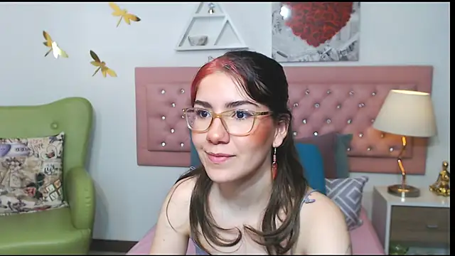 Snapshot of AriLumi chatting on November 2025 07:46:02 PM AriLumi online show from November 2025 07:46:02 PM