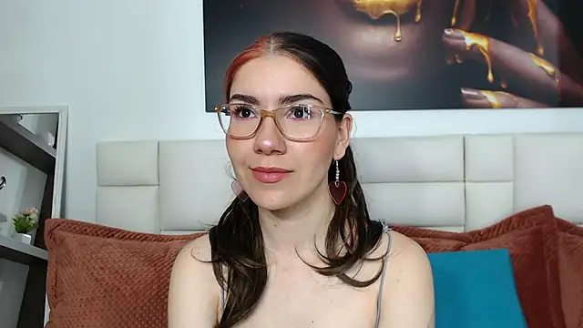 Snapshot of AriLumi chatting on November 2025 07:24:02 PM AriLumi online show from November 2025 07:24:02 PM