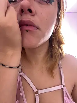 Snapshot of NinaSakura_Eup chatting on November 2025 11:36:02 AM NinaSakura Eup online show from November 2025 11:36:02 AM