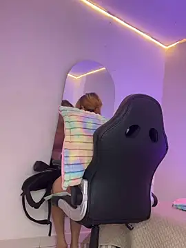 Snapshot of NinaSakura_Eup chatting on December 2025 11:37:01 AM NinaSakura Eup online show from December 2025 11:37:01 AM