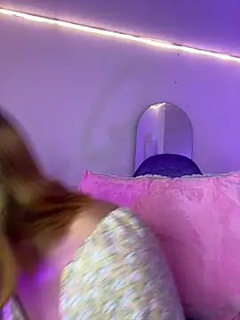 Snapshot of NinaSakura_Eup chatting on December 2025 11:37:02 AM NinaSakura Eup online show from December 2025 11:37:02 AM