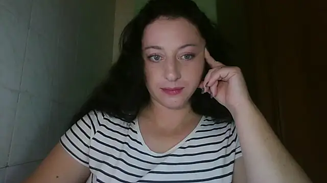 Snapshot of MelinaAx chatting on November 2025 07:35:02 PM MelinaAx online show from November 2025 07:35:02 PM