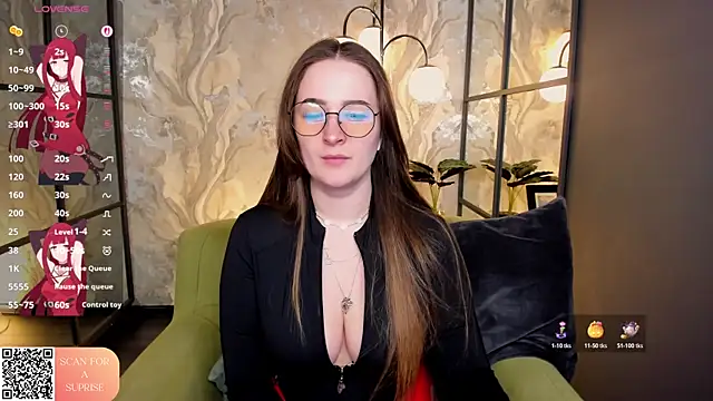 Snapshot of EmmaBloomm chatting on May 2026 10:48:02 PM EmmaBloomm online show from May 2026 10:48:02 PM