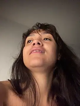 carolsapequinha online show from May 2026 01:40:02 PM