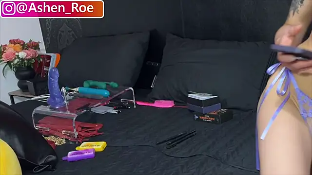 AshenRoe online show from April 2026 06:20:01 AM