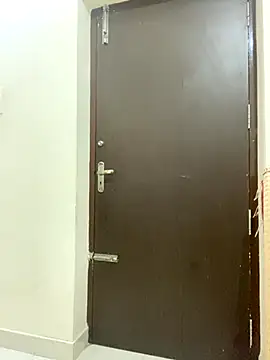 Snapshot of calibrow chatting on November 2025 03:45:02 AM calibrow online show from November 2025 03:45:02 AM