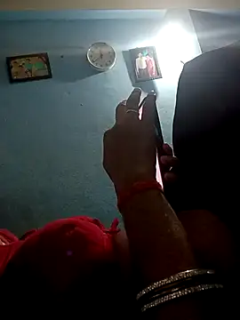 Snapshot of beutiful_hot chatting on December 2025 05:07:01 PM beutiful hot online show from December 2025 05:07:01 PM