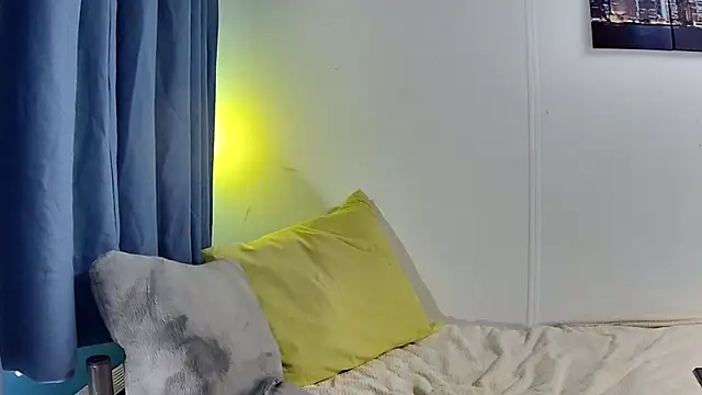 Snapshot of Leila_cam18 chatting on November 2025 03:45:02 AM Leila cam18 online show from November 2025 03:45:02 AM