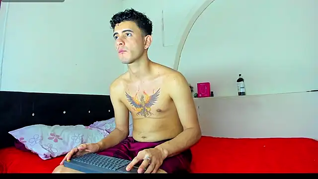 kaiborman00 online show from February 2026 03:13:02 AM