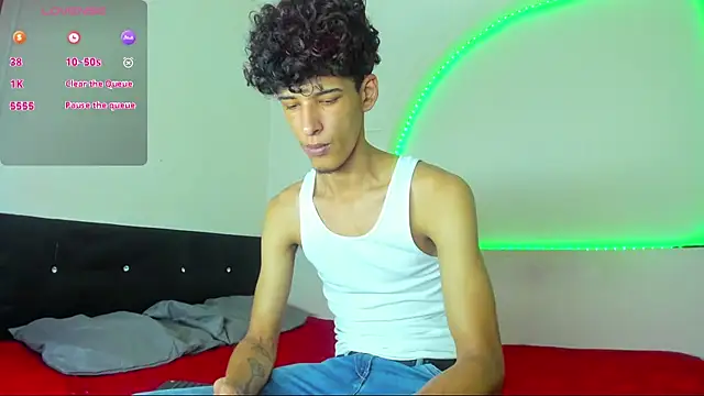 Snapshot of kaiborman00 chatting on April 2026 02:56:01 AM kaiborman00 online show from April 2026 02:56:01 AM