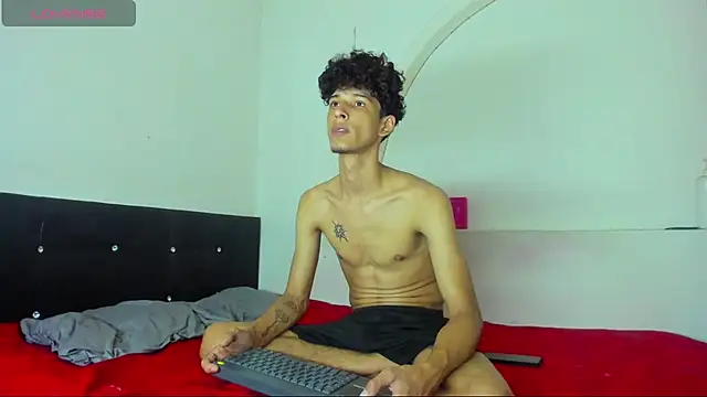 Snapshot of kaiborman00 chatting on April 2026 03:01:04 AM kaiborman00 online show from April 2026 03:01:04 AM