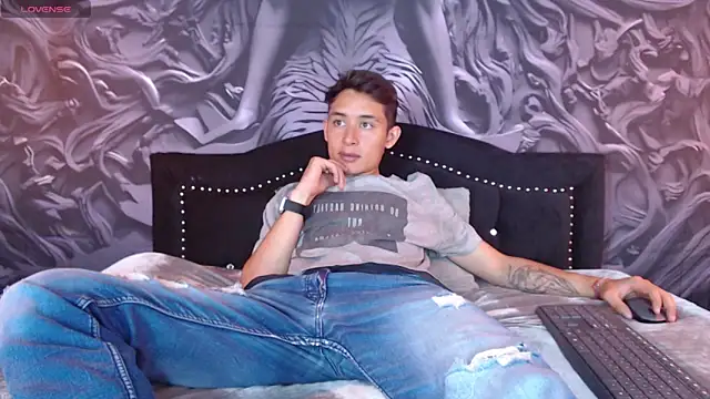 Snapshot of Angell01_ chatting on November 2025 04:36:01 AM Angell01 online show from November 2025 04:36:01 AM