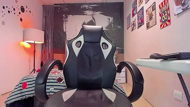 Snapshot of Angell01_ chatting on November 2025 04:15:02 AM Angell01 online show from November 2025 04:15:02 AM