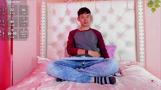 Snapshot of Angell01_ chatting on December 2025 07:51:02 PM Angell01 online show from December 2025 07:51:02 PM