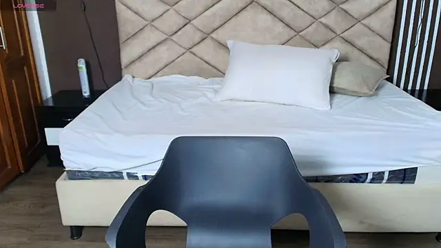 Snapshot of Laracooper_ chatting on November 2025 07:16:02 PM Laracooper online show from November 2025 07:16:02 PM