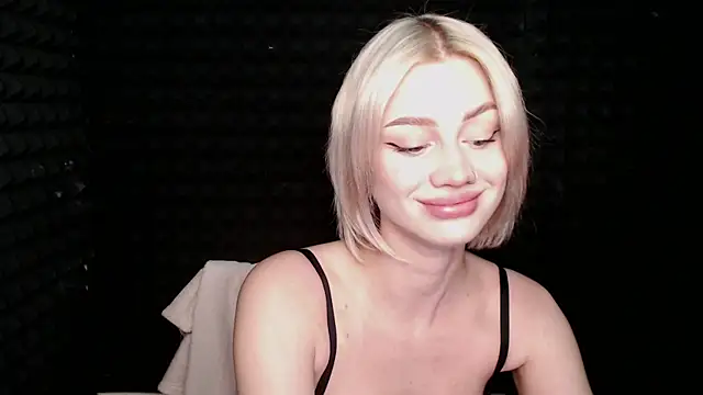 Snapshot of RealLinaaa chatting on November 2025 07:07:02 PM RealLinaaa online show from November 2025 07:07:02 PM