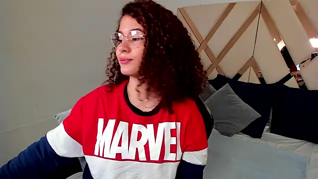 Snapshot of avrilwaynee chatting on December 2025 11:49:02 AM avrilwaynee online show from December 2025 11:49:02 AM