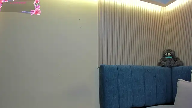 Dulce emi online show from February 2026 12:04:01 PM