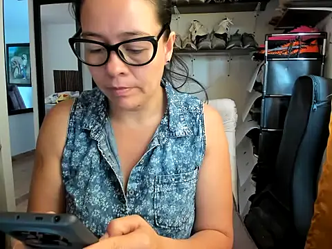 caroline 47 online show from February 2026 03:31:01 PM