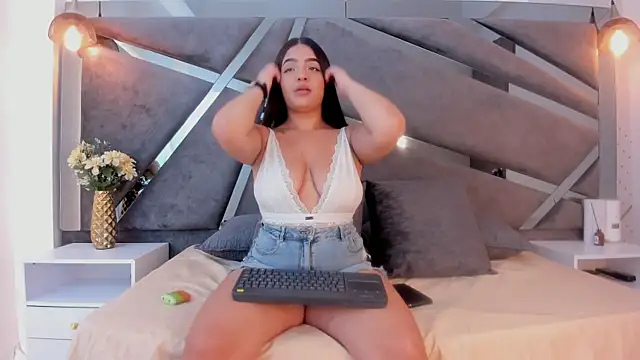 Snapshot of Sammy_Gomez_ chatting on November 2025 08:08:01 PM Sammy Gomez online show from November 2025 08:08:01 PM