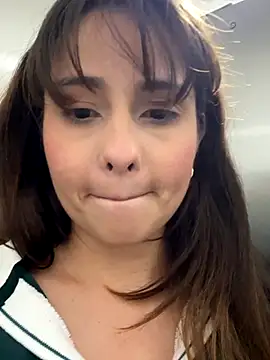 Snapshot of ginny_ross chatting on December 2025 05:07:01 PM ginny ross online show from December 2025 05:07:01 PM