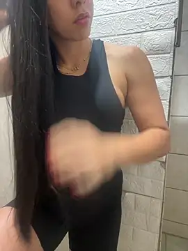 Snapshot of Monahliza chatting on December 2025 03:22:01 AM Monahliza online show from December 2025 03:22:01 AM