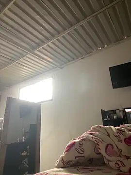 Snapshot of julianlondo111 chatting on December 2025 01:42:01 PM julianlondo111 online show from December 2025 01:42:01 PM