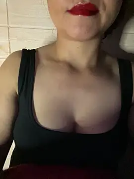 Snapshot of Diana-sexyy chatting on June 2026 02:28:01 PM Diana-sexyy online show from June 2026 02:28:01 PM
