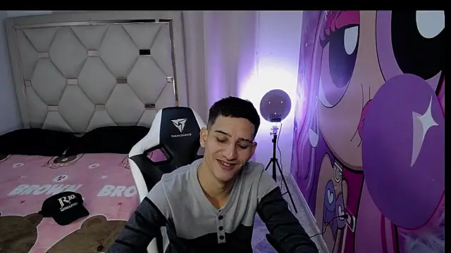 Snapshot of HARD_GROUPP_ chatting on November 2025 08:30:02 PM HARD GROUPP online show from November 2025 08:30:02 PM