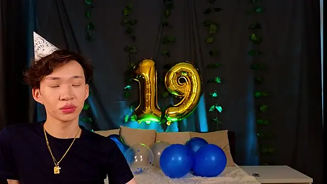 Snapshot of islendtakumi chatting on November 2025 03:06:01 AM islendtakumi online show from November 2025 03:06:01 AM