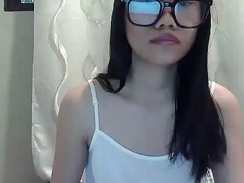 Snapshot of VelvetCharm_pinay chatting on December 2025 08:25:01 PM VelvetCharm pinay online show from December 2025 08:25:01 PM