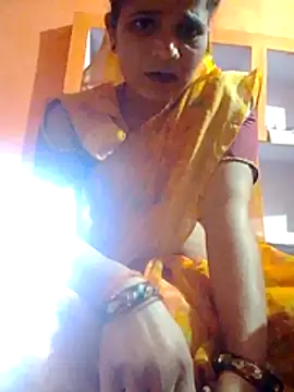 Snapshot of Bigg_bhabi chatting on November 2025 12:11:01 PM Bigg bhabi online show from November 2025 12:11:01 PM