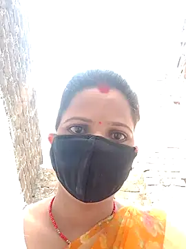 Snapshot of Bigg_bhabi chatting on November 2025 09:53:01 AM Bigg bhabi online show from November 2025 09:53:01 AM