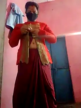 Snapshot of Bigg_bhabi chatting on November 2025 11:04:02 PM Bigg bhabi online show from November 2025 11:04:02 PM