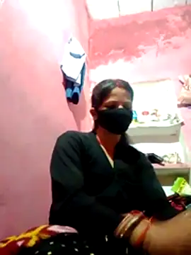 Snapshot of Bigg_bhabi chatting on November 2025 10:57:02 PM Bigg bhabi online show from November 2025 10:57:02 PM