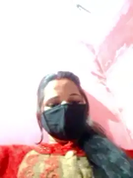 Snapshot of Bigg_bhabi chatting on December 2025 01:20:02 PM Bigg bhabi online show from December 2025 01:20:02 PM