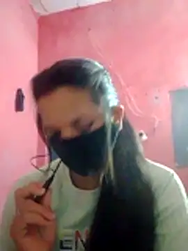 Snapshot of Bigg_bhabi chatting on December 2025 11:10:01 PM Bigg bhabi online show from December 2025 11:10:01 PM