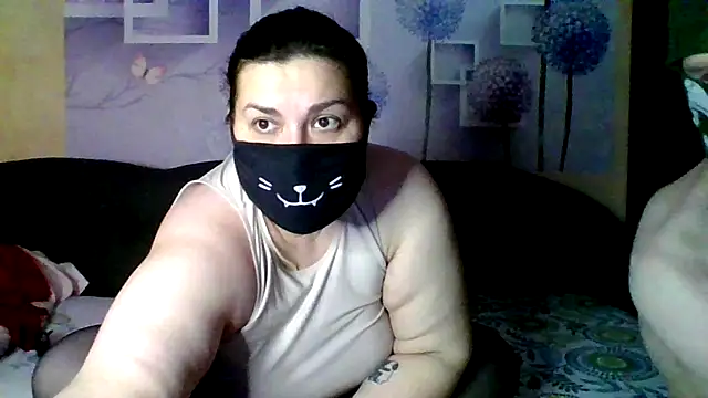 Snapshot of honey_sweet_couple chatting on December 2025 08:05:02 PM honey sweet couple online show from December 2025 08:05:02 PM