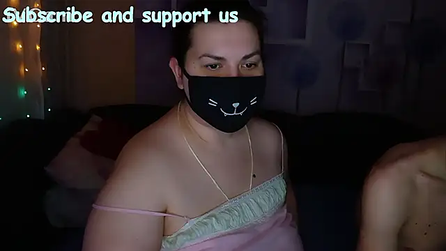 Snapshot of honey_sweet_couple chatting on March 2026 05:37:02 PM honey sweet couple online show from March 2026 05:37:02 PM