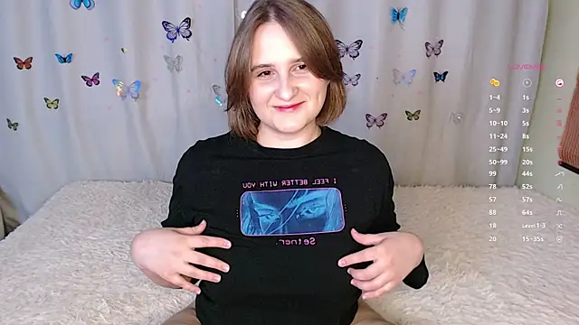 Snapshot of LightNea chatting on November 2025 01:06:01 PM LightNea online show from November 2025 01:06:01 PM