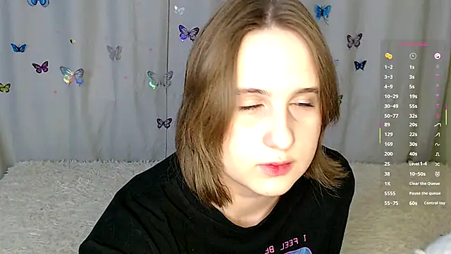 Snapshot of LightNea chatting on November 2025 02:06:01 PM LightNea online show from November 2025 02:06:01 PM